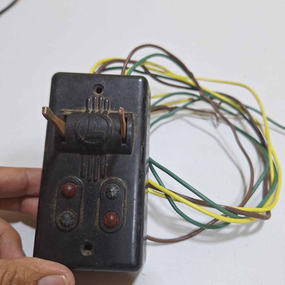 Lionel 1121 O-27 Gauge Switch Controller. New wiring.